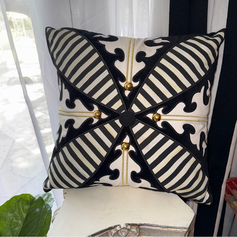 Mackenzie Childs Regiment Square Pillow Courtly Black White RETIRED RARE HTF MCM - Picture 5 of 9